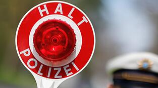 Kontrollen gibt es ab Freitag auf der B 11 und B 85. (Symbolbild) Kontrollen gibt es ab Freitag auf der B 11 und B 85. (Symbolbild)
