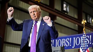 Ufos und Aliens? Trump will Akten dazu veröffentlichen. Ufos und Aliens? Trump will Akten dazu veröffentlichen.