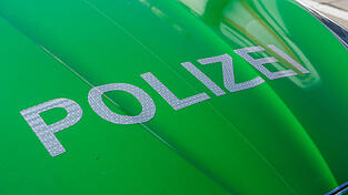 Im Winterhafen Deggendorf ist am Freitagmorgen ein Sportboot gesunken. (Symbolbild) Im Winterhafen Deggendorf ist am Freitagmorgen ein Sportboot gesunken. (Symbolbild)