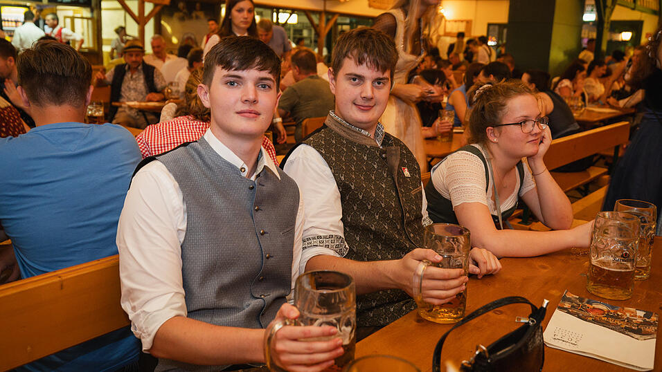 Die Partybilder vom Sonntag, 18. August, aus dem Festzelt Nothaft. Die Partybilder vom Sonntag, 18. August, aus dem Festzelt Nothaft.