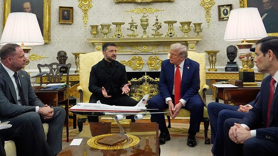 Der ukrainische Staatschef Wolodymyr Selenskyj reist ein weiteres Mal in die USA, um von Washington neue Waffen für den Krieg mit Russland zu erbitten. (Archivbild) Der ukrainische Staatschef Wolodymyr Selenskyj reist ein weiteres Mal in die USA, um von Washington neue Waffen für den Krieg mit Russland zu erbitten. (Archivbild)