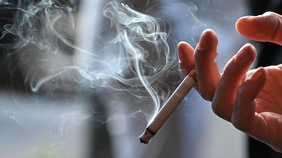 Etwa jeder f&uuml;nfte Ab-15-J&auml;hrige raucht in Deutschland. (Symbolbild)