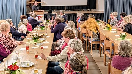 Zum Schicksalstermin hatten sich zehn Prozent der 370 Mitglieder - zu denen noch 84 Ehrenmitglieder z&auml;hlen - eingefunden.