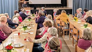 Zum Schicksalstermin hatten sich zehn Prozent der 370 Mitglieder - zu denen noch 84 Ehrenmitglieder zählen - eingefunden. Zum Schicksalstermin hatten sich zehn Prozent der 370 Mitglieder - zu denen noch 84 Ehrenmitglieder zählen - eingefunden.