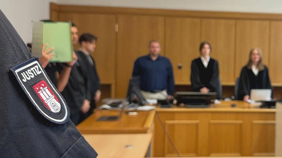 Schöffinnen und Schöffen werden alle fünf Jahre gewählt. Wer wann zu Gerichtssitzungen herangezogen wird, wird anschließend gesondert festgelegt. (Symbolbild) Schöffinnen und Schöffen werden alle fünf Jahre gewählt. Wer wann zu Gerichtssitzungen herangezogen wird, wird anschließend gesondert festgelegt. (Symbolbild)