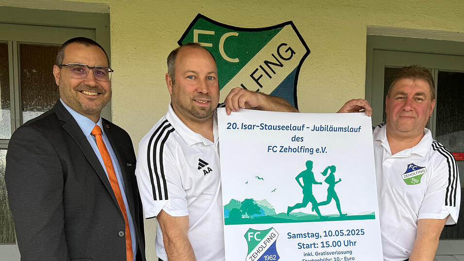 Thorsten Wallner von der VR-Bank Landau/Mengkofen (v. l.), Lauforganisator Alexander Achatz und FC-Vorsitzender Reinhold Meier Thorsten Wallner von der VR-Bank Landau/Mengkofen (v. l.), Lauforganisator Alexander Achatz und FC-Vorsitzender Reinhold Meier