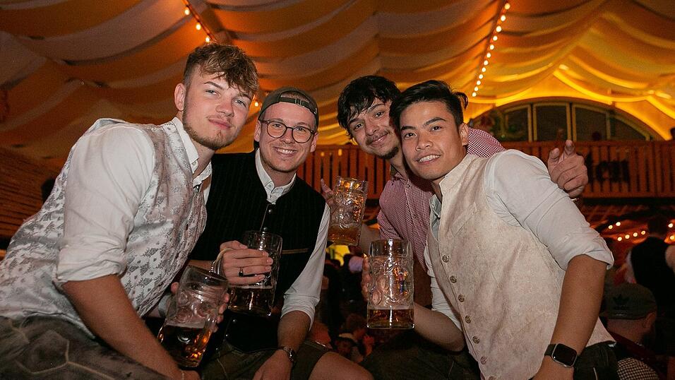 Die Partybilder vom Freitag, 12. August 2022, aus dem Festzelt Nothaft.