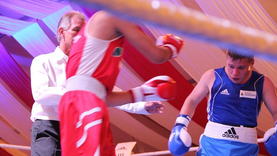 Im Lechner-Festzelt hie&szlig; es am Sonntag wieder 'Let&acute;s get ready to rumble'.