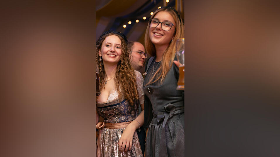 Die Partybilder vom Mittwoch, 13. August, aus dem Festzelt Reisinger. Die Partybilder vom Mittwoch, 13. August, aus dem Festzelt Reisinger.