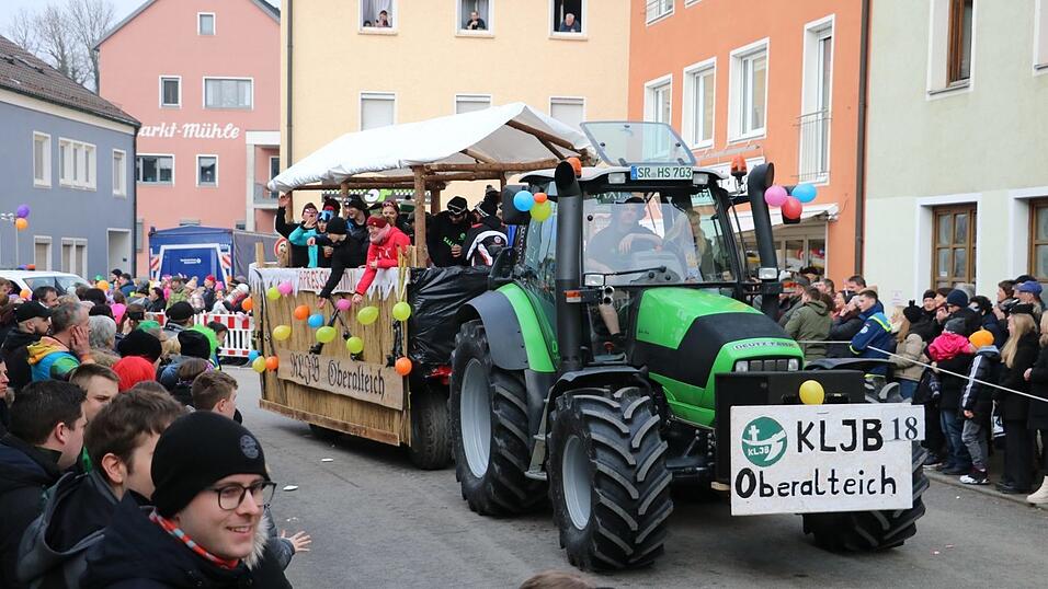 Beim Bogener Faschingsumzug war einiges geboten.