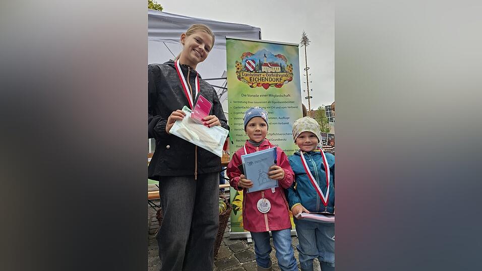 Die Gewinner Luisa Kn&ouml;ckl (v. l.), Helena und Ludwig H&uuml;bner