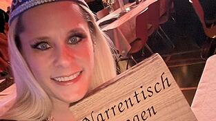 Sandy Aum&uuml;ller, Pr&auml;sidentin des Vereins Bogener Narrentisch.