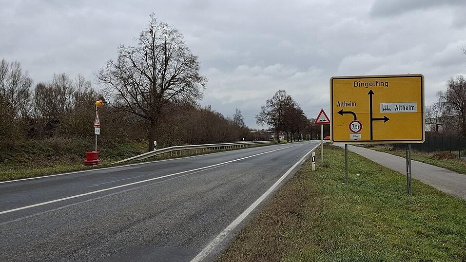 Ab Montag wird die Staatsstraße 2074 südlich von Altheim (Markt Essenbach) saniert.