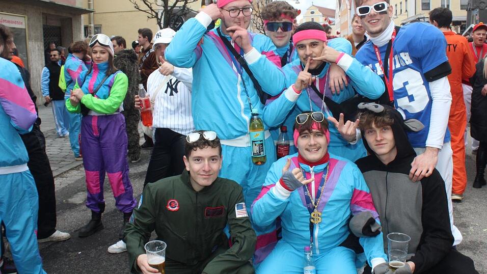 Beste Stimmung herrschte beim Rosenmontagszug in Geisenhausen.