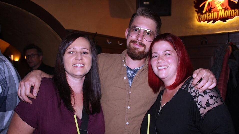 Von wegen Herbsttristesse! Im Beatschuppen in Landshut ging es am gestrigen Freitag wie gewohnt hoch her.