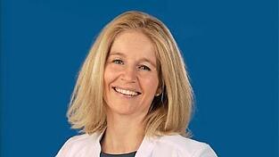 Die Pathologin Dr. Katharina Schmid verbindet traditionelle Organmedizin mit moderner Wissenschaft. 