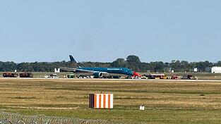 Der Zwischenfall mit einer Boeing der Vietnam Airlines muss untersucht werden. Der Zwischenfall mit einer Boeing der Vietnam Airlines muss untersucht werden.