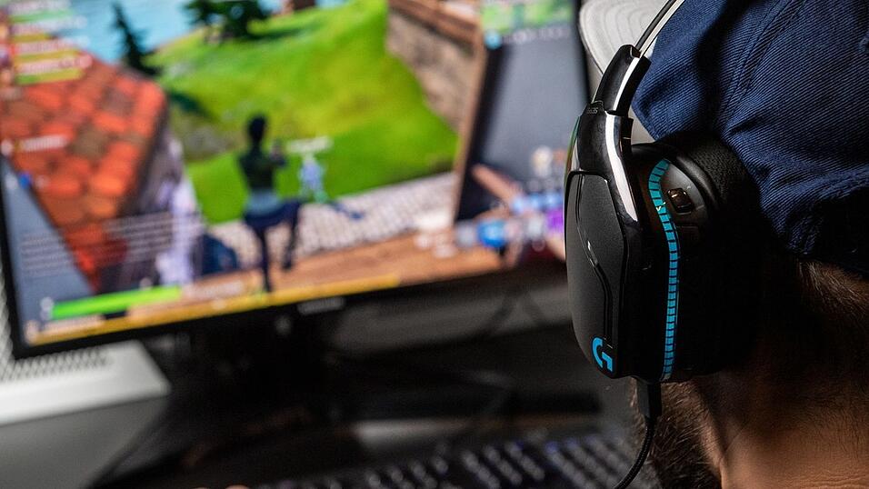 Nicht nur bei Spielen wie 'Fortnite' ist es mittlerweile &uuml;blich, den Titel online zu kaufen.