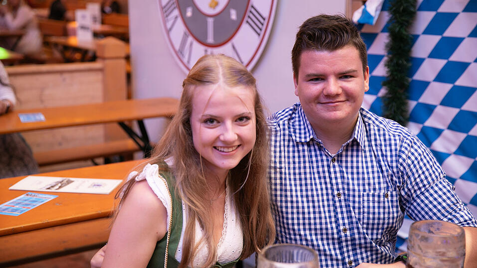 Die Partybilder vom Montag, 18. August, aus dem Festzelt Reisinger. Die Partybilder vom Montag, 18. August, aus dem Festzelt Reisinger.