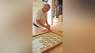 Wenn Manfred Schwarzfischer keinen Nachfolger findet, ist zum Jahresende Schluss mit der B&auml;ckerei/Konditorei und Caf&eacute; Mozart in Roding.