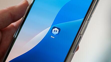 Mit Sora konnten Nutzer auch selbst in den per KI generierten Videos auftauchen. (Archivbild)