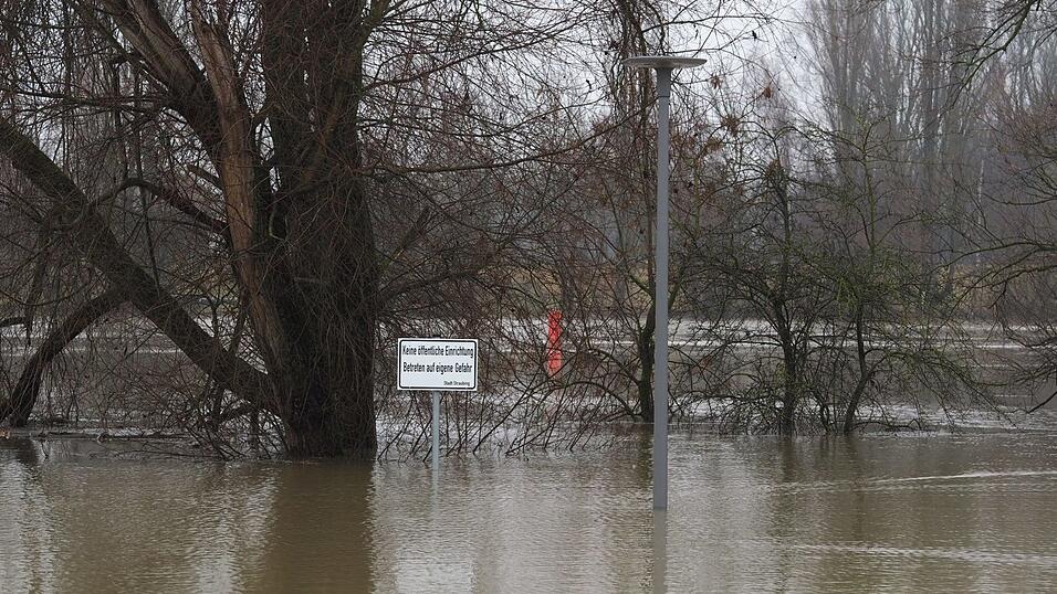In Straubing trat die Donau &uuml;ber die Ufer.
