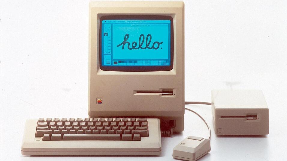 1984: Der erste Apple Macintosh wurde von Apple-Mitbegr&uuml;nder Steve Jobs im Januar 1984 der &Ouml;ffentlichkeit vorgestellt.