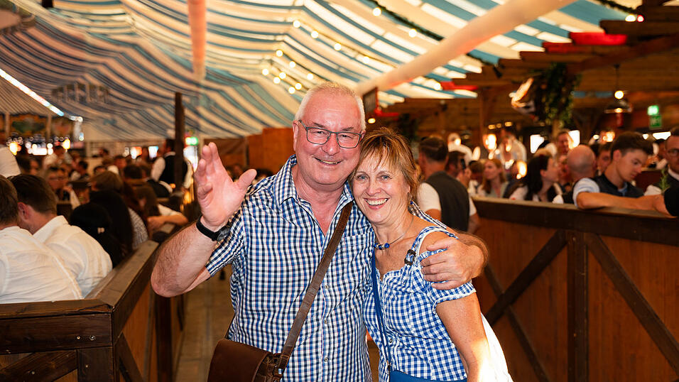 Die Partybilder vom Samstag, 15. August, aus dem Festzelt Wenisch. Die Partybilder vom Samstag, 15. August, aus dem Festzelt Wenisch.