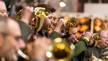 Beim Landeswetttbewerb der Jagdhornbläser werden in Regensburg bis zu 800 Teilnehmer erwartet. (Symbolfoto) Beim Landeswetttbewerb der Jagdhornbläser werden in Regensburg bis zu 800 Teilnehmer erwartet. (Symbolfoto)