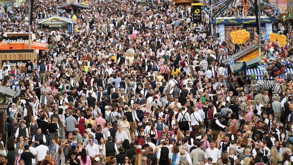 Millionen Besucher zog es auch in diesem Jahr wieder auf die Wiesn. Millionen Besucher zog es auch in diesem Jahr wieder auf die Wiesn.
