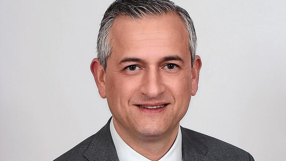 Der neue Leiter des Finanzamts Deggendorf, Nicolai L&ouml;winger. Er hat am 1. April die Nachfolge angetreten.