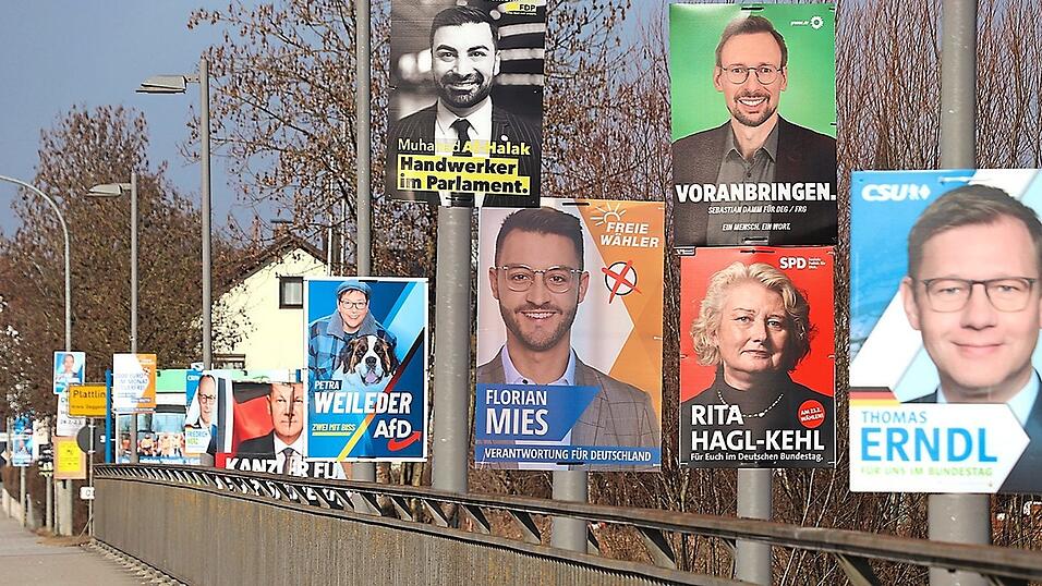 Nach der Wahl ist vor dem 8. M&auml;rz 2026: Bis zur Kommunalwahl im gut einem Jahr verschwinden die Wahlplakate nun aus der Landschaft.