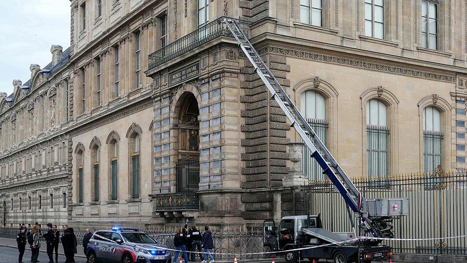 Erst lieferte der Louvre-Raub Stoff f&uuml;r ein Enth&uuml;llungsbuch, jetzt wird der Einbruch auch verfilmt.(Archivbild)