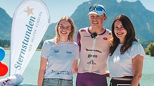 Serafina Heerling, Benedikt Held und Sternstundenleitung Natalie Schmid werben gemeinsam um Spenden f&uuml;r die Sternstunden. Das Spendenkonto ist noch ge&ouml;ffnet.