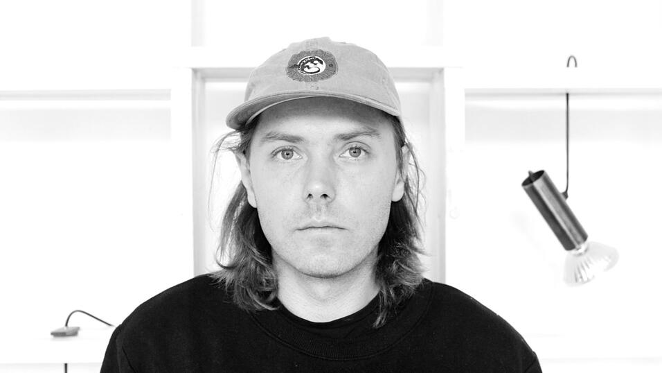 Der Künstler Markus Hoffmann ist Träger des Kulturpreises der Dr. Franz und Astrid Ritter-Stiftung für Bildende Kunst 2026. Am Freitag um 19 Uhr wird seine Einzelausstellung im Weytterturm eröffnet. Der Künstler Markus Hoffmann ist Träger des Kulturpreises der Dr. Franz und Astrid Ritter-Stiftung für Bildende Kunst 2026. Am Freitag um 19 Uhr wird seine Einzelausstellung im Weytterturm eröffnet.