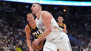 Nikola Jokic ragt heraus.