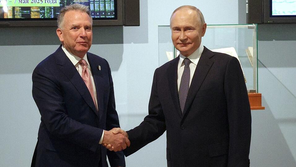 Kremlchef Putin (r.) und der US-Beauftragte Witkoff haben sich mehrfach getroffen. (Archivbild)