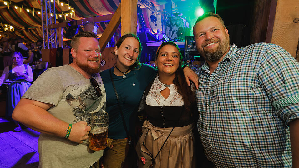 Die Partybilder vom Dienstag, 13. August 2024, aus dem Festzelt Weckmann. Die Partybilder vom Dienstag, 13. August 2024, aus dem Festzelt Weckmann.