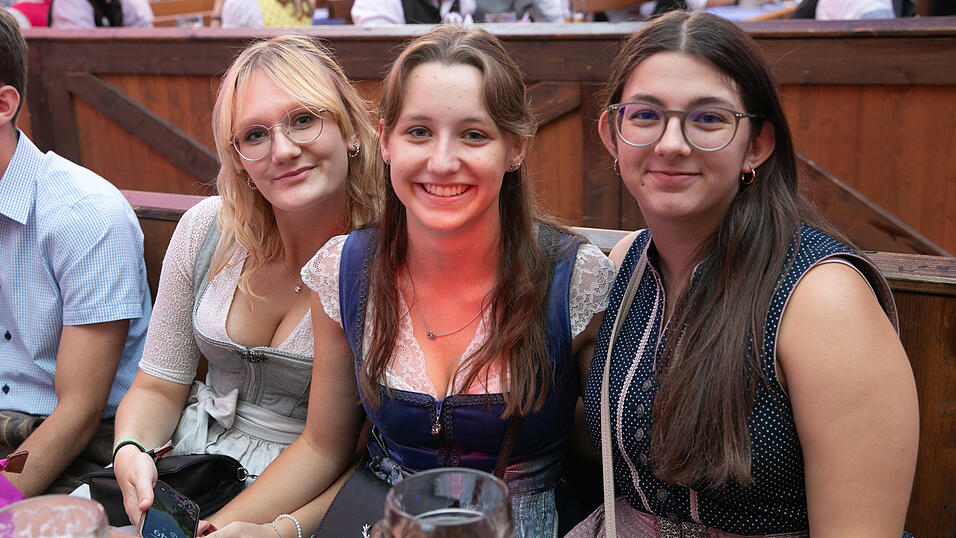 Die Partybilder vom Montag, 18. August, aus dem Festzelt Wenisch. Die Partybilder vom Montag, 18. August, aus dem Festzelt Wenisch.