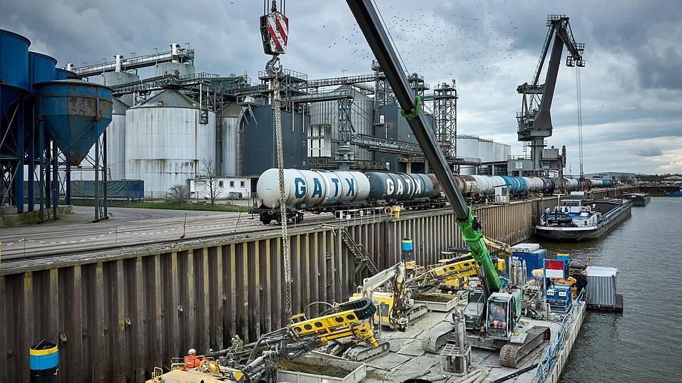 Das Projekt Schwerlastterminal mache den Hafen stabiler, findet OB Markus Pannermayr