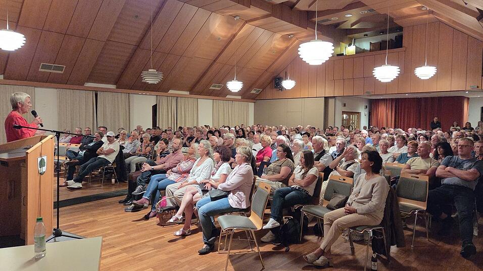 Nach der Filmvorf&uuml;hrung hatten Zuschauer die M&ouml;glichkeit, Gabriele Krone-Schmalz Fragen zu stellen.