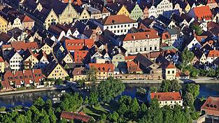 Angesichts der weiterhin angespannten Haushaltslage wird die Stadt Landshut in den kommenden Haushaltsjahren angehalten sein, klare Prioritäten zu setzen. Dies haben auch unsere Umfrageteilnehmer getan. Angesichts der weiterhin angespannten Haushaltslage wird die Stadt Landshut in den kommenden Haushaltsjahren angehalten sein, klare Prioritäten zu setzen. Dies haben auch unsere Umfrageteilnehmer getan.