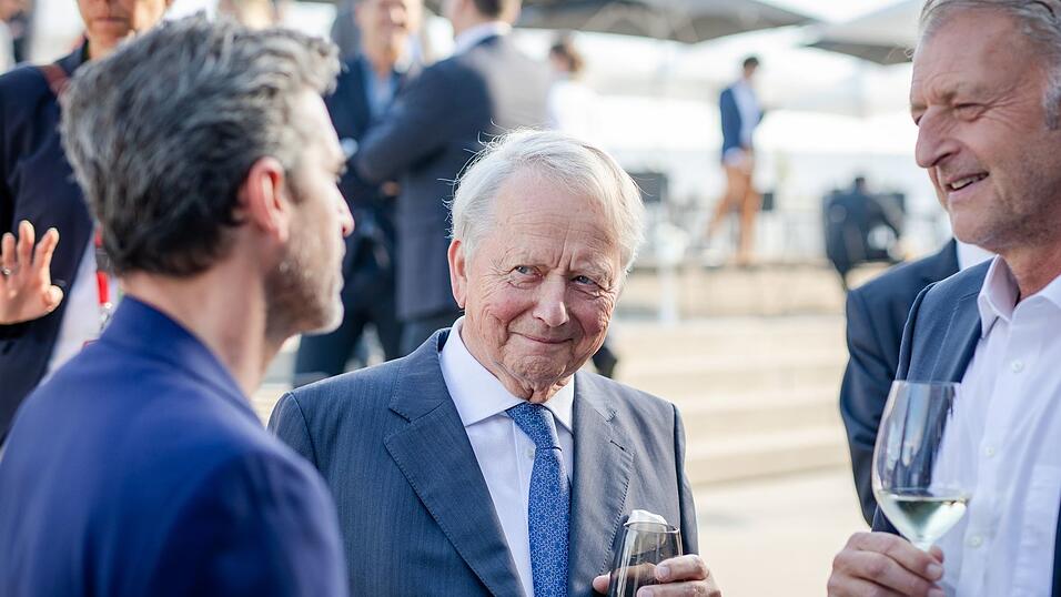 Porsche-Vorstand Detlev von Platen (rechts) steht unter Druck. (Archivbild)