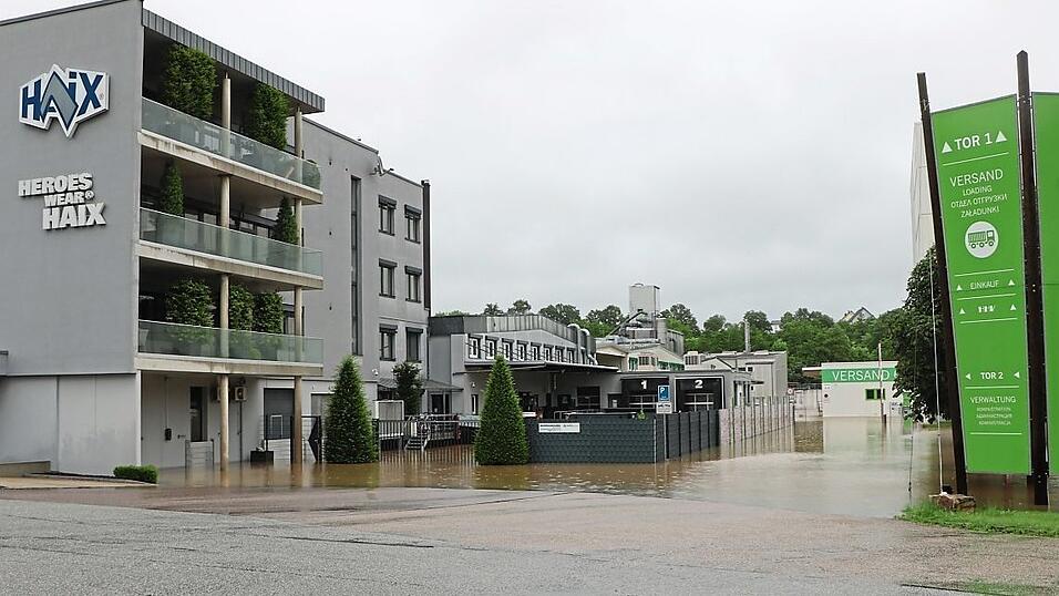 Hochwasser auch bei den Firmen HAIX und Hopsteiner. Hochwasser auch bei den Firmen HAIX und Hopsteiner.