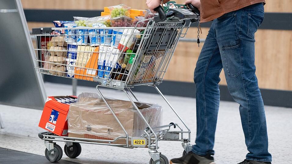 Lebensmittel sind teils deutlich teurer geworden. (Archivbild) Lebensmittel sind teils deutlich teurer geworden. (Archivbild)