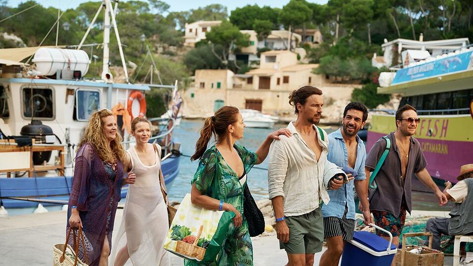 Die Freunde müssen auf Mallorca herausfinden, ob sie überhaupt noch Freunde sind. Die Freunde müssen auf Mallorca herausfinden, ob sie überhaupt noch Freunde sind.