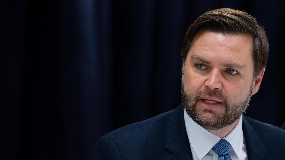 Im Grunde hat US-Vizepräsident J. D. Vance die Europäer bei seiner Rede auf der Münchner Sicherheitskonferenz völlig ignoriert. Im Grunde hat US-Vizepräsident J. D. Vance die Europäer bei seiner Rede auf der Münchner Sicherheitskonferenz völlig ignoriert.