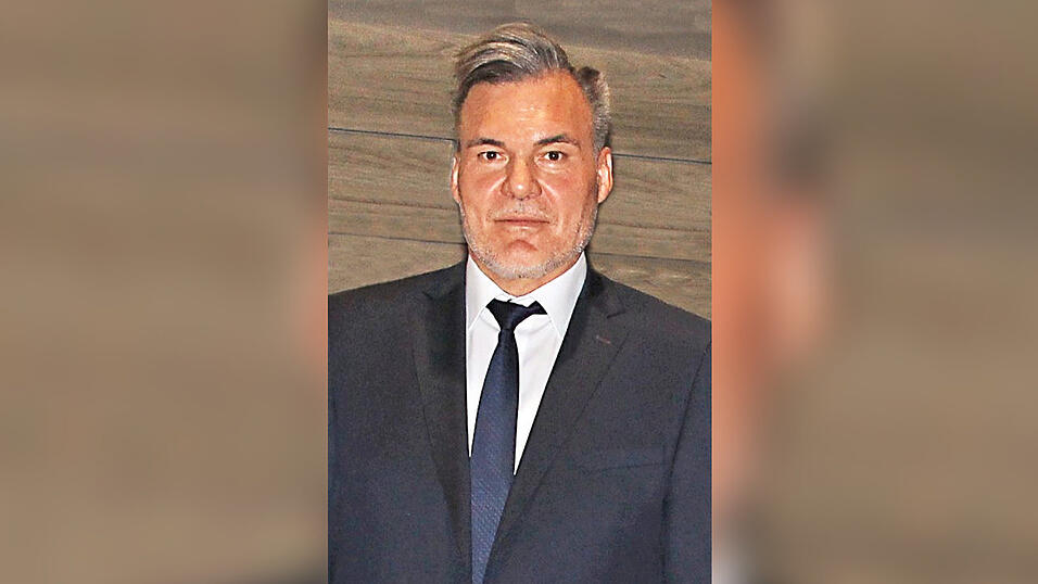 Der Straubinger Autoh&auml;ndler Bernhard Seubert.