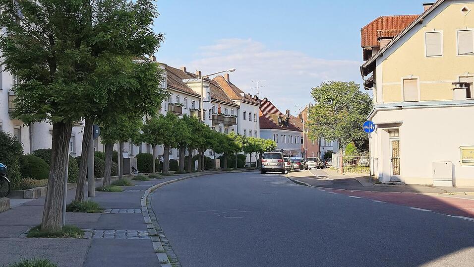 Die Rennbahnstraße soll zwischen Landshuter Straße und Gabelsbergerstraße Tempo-30-Zone werden. Die Bäume in diesem Bereich werden gefällt und durch neue ersetzt.