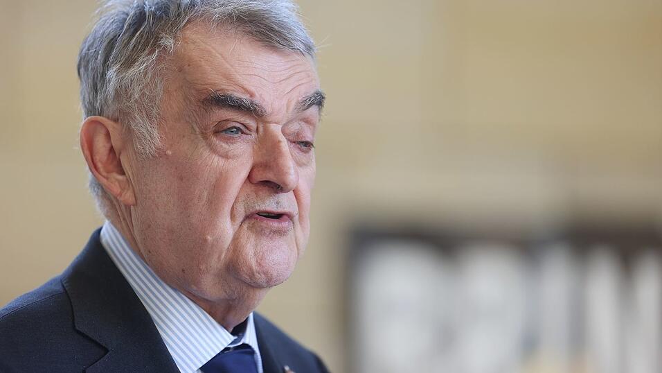 Der Minister informiert über den Fall des mutmaßlichen Messerangreifers am Essener Berufskolleg (Archivfoto)